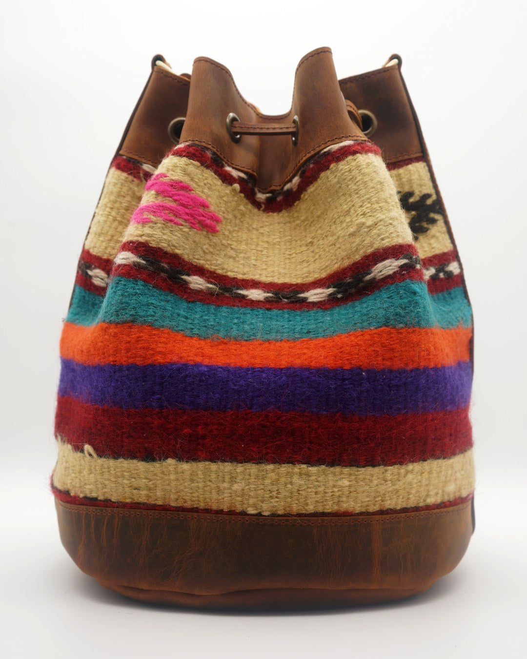 Bolso Cubo de Kilim Hecho a Mano Con Cuero Genuino LKB02149
