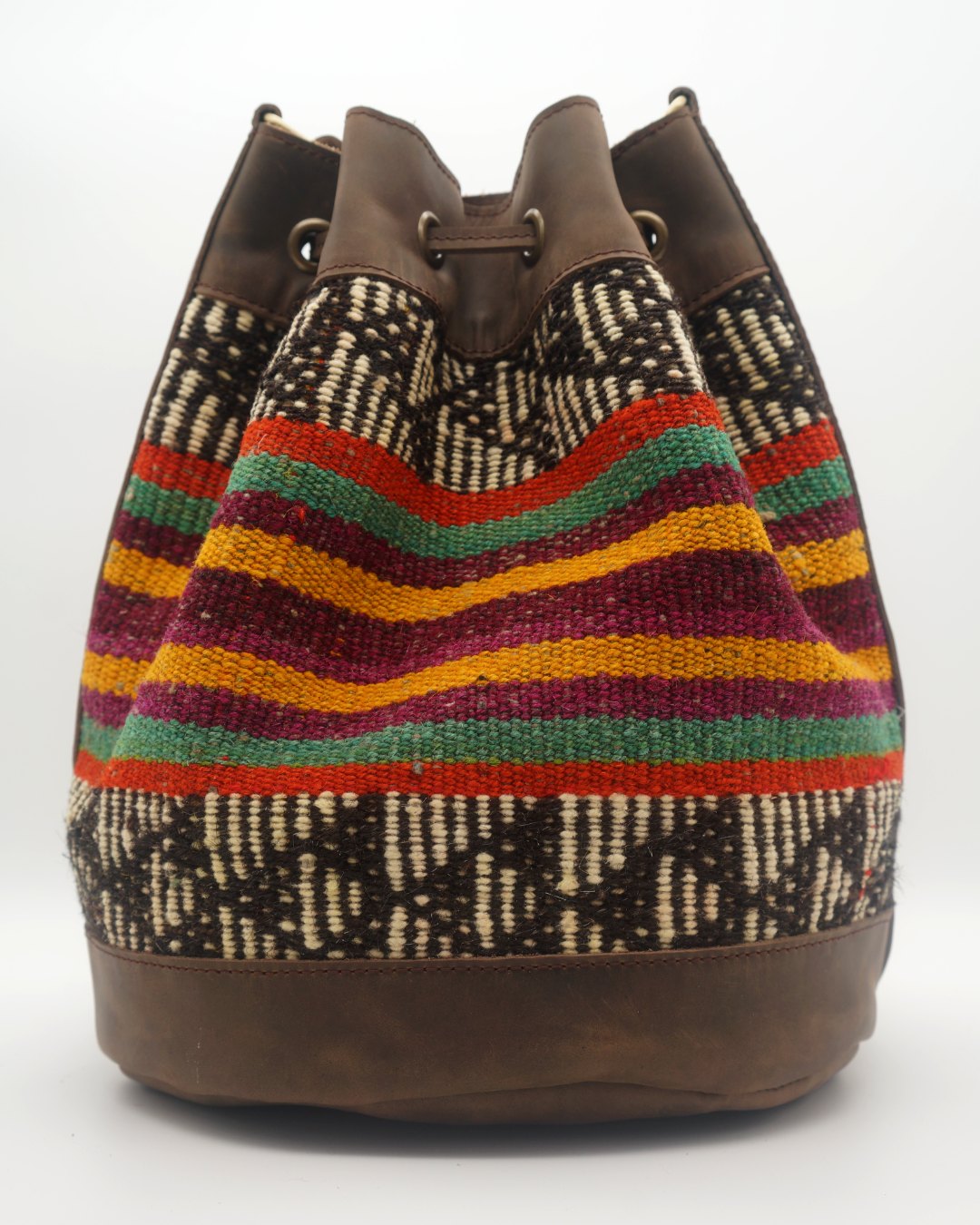 Bolso Cubo de Kilim Hecho a Mano Con Cuero Genuino LKB02111