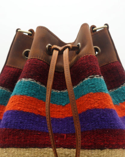 Bolso Cubo de Kilim Hecho a Mano Con Cuero Genuino LKB02146